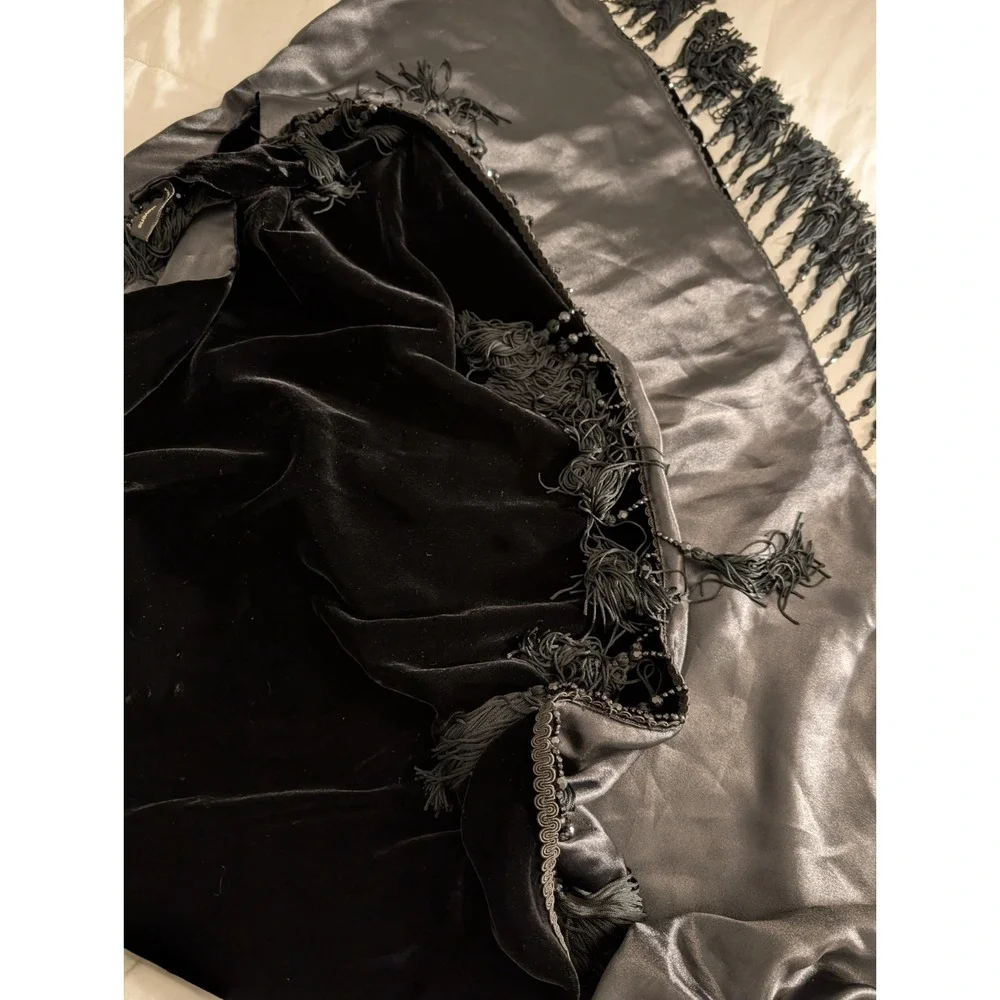 VALERIE STEVENS BLACK FRINGED TUBE‎ BEADED 66